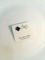 Black & White Flower Resin Studs