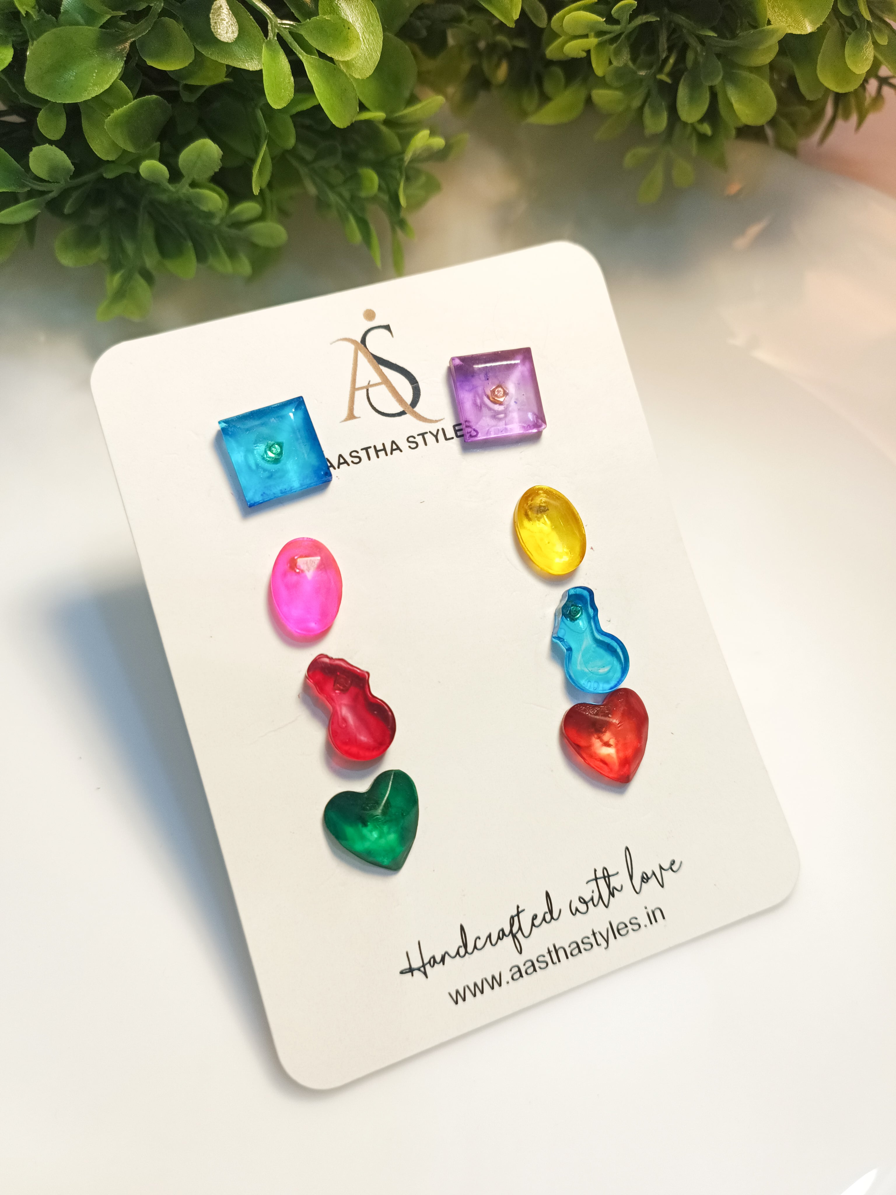 Color Pop Resin Stud Set