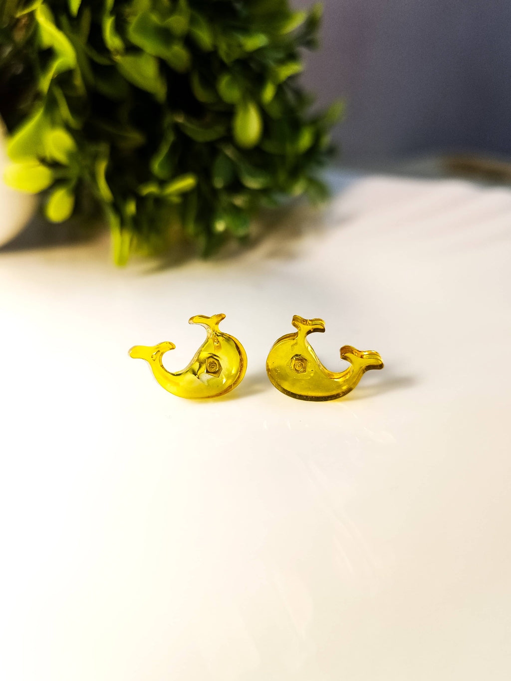 Sunny Swirl Resin Studs